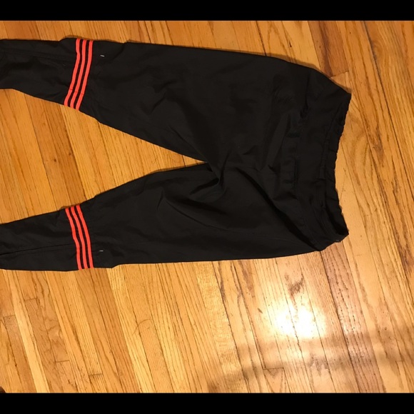 Adidas fine material wind and water joggers S - Picture 4 of 4